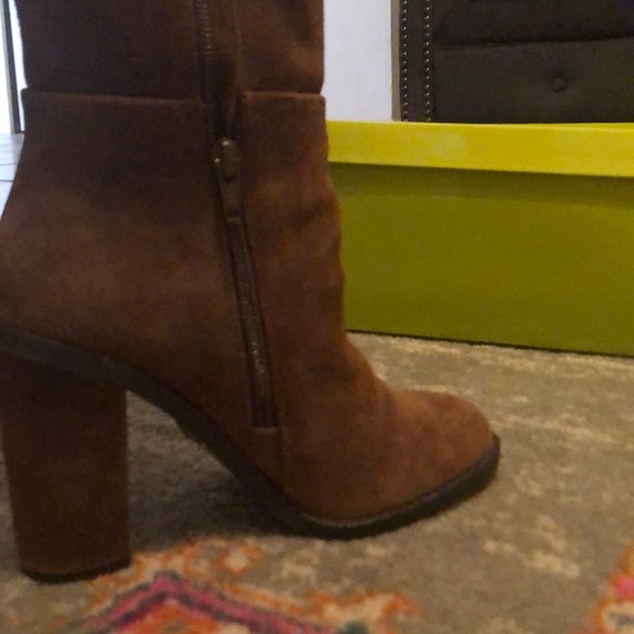 1 pair Gianni Bini boots $190 - Picture 4 of 6